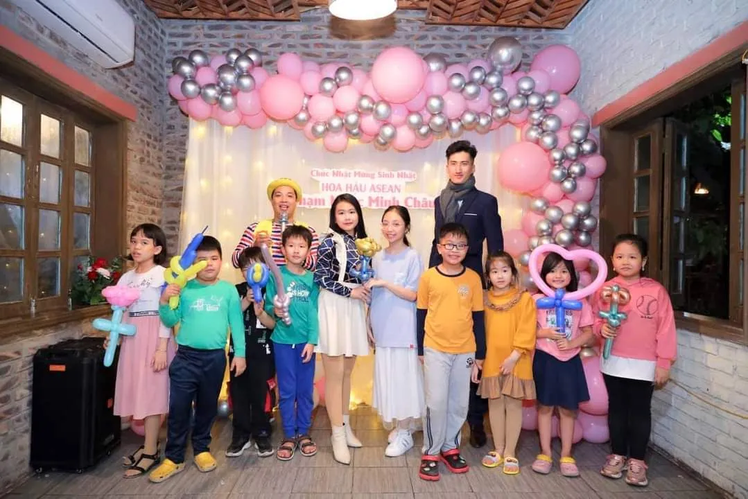 Tiệc sinh nhật cùng các bạn nhỏ
